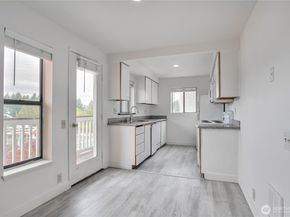 29645 18th Avenue S C204, Federal Way WA 98003