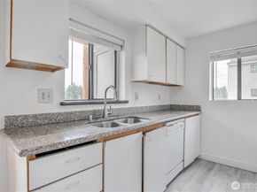 29645 18th Avenue S C204, Federal Way WA 98003