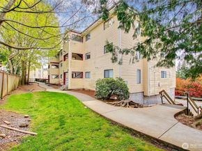 29645 18th Avenue S C204, Federal Way WA 98003