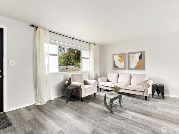 30657 1st Place SW, Federal Way WA 98023