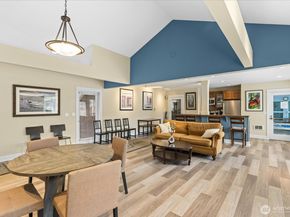 300 N 130th Street 2302, Seattle WA 98133