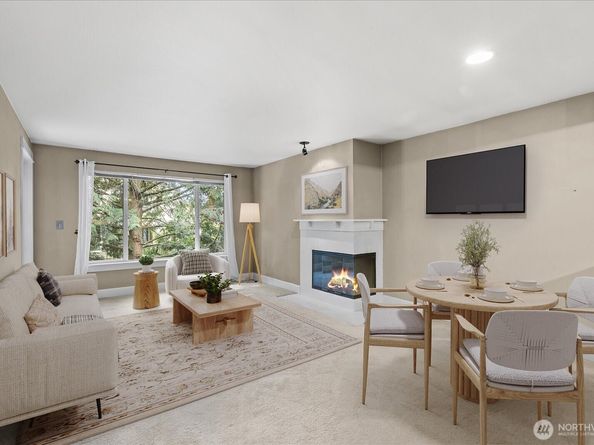 300 N 130th Street 2302, Seattle WA 98133
