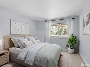 300 N 130th Street 2302, Seattle WA 98133