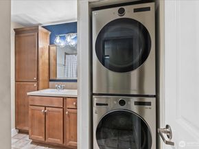 300 N 130th Street 2302, Seattle WA 98133