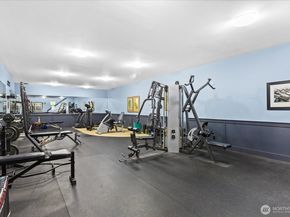300 N 130th Street 2302, Seattle WA 98133