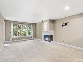 300 N 130th Street 2302, Seattle WA 98133