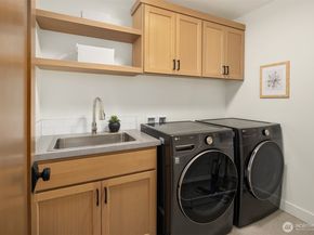 20300 166th Avenue NE, Woodinville WA 98072