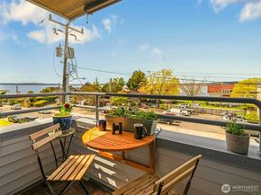 3142 Alki Avenue SW 303, Seattle WA 98116