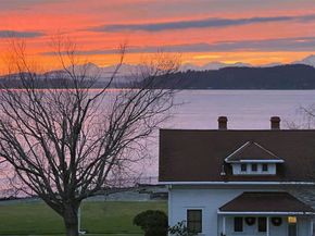3142 Alki Avenue SW 303, Seattle WA 98116