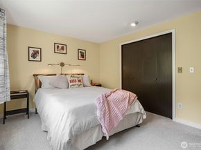 3142 Alki Avenue SW 303, Seattle WA 98116
