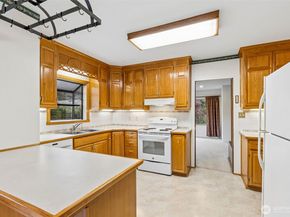 16036 21st Avenue SW, Burien WA 98166