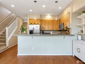 162 Cougar Ridge Road NW 1104, Issaquah WA 98027