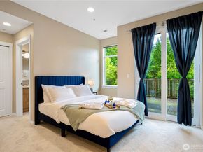 162 Cougar Ridge Road NW 1104, Issaquah WA 98027