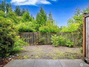 162 Cougar Ridge Road NW 1104, Issaquah WA 98027