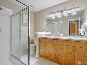 162 Cougar Ridge Road NW 1104, Issaquah WA 98027