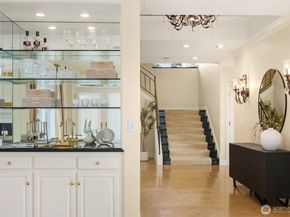 8496 NE Woodland Cove Drive, Kirkland WA 98034