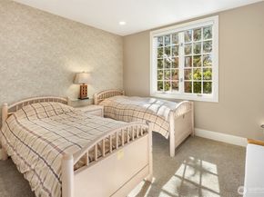 8496 NE Woodland Cove Drive, Kirkland WA 98034