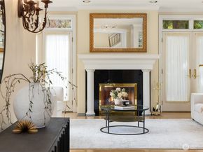 8496 NE Woodland Cove Drive, Kirkland WA 98034