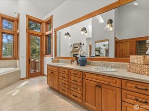 13748 242nd Avenue NE, Woodinville WA 98077