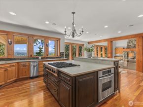 13748 242nd Avenue NE, Woodinville WA 98077