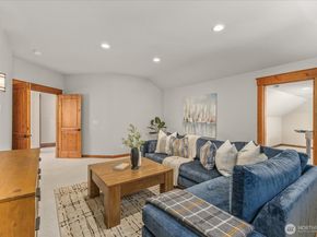 13748 242nd Avenue NE, Woodinville WA 98077