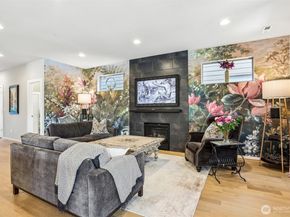 24 151st Street SW, Lynnwood WA 98087