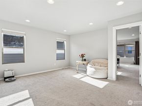 24 151st Street SW, Lynnwood WA 98087
