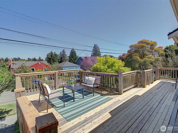 6827 36th Avenue NE, Seattle WA 98115