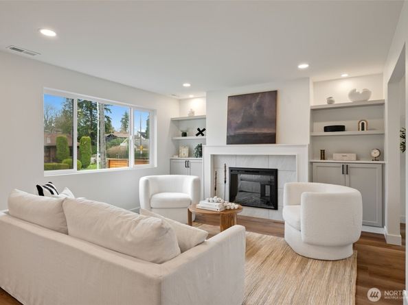 8711 28th Avenue NW, Seattle WA 98117
