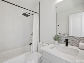 6406 Fauntleroy Way SW, Seattle WA 98136