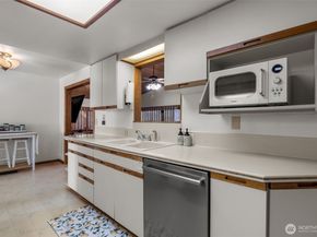 16022 126th Avenue SE, Renton WA 98058