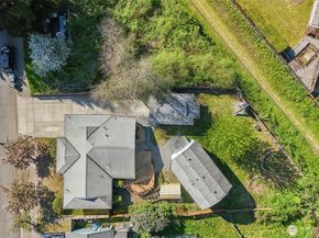 16022 126th Avenue SE, Renton WA 98058