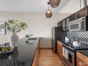 2717 Western Avenue 1018, Seattle WA 98121