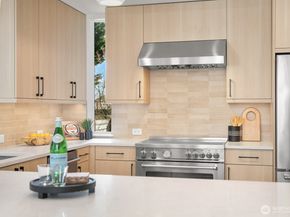 2851 NW 70th Street, Seattle WA 98117