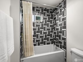 2851 NW 70th Street, Seattle WA 98117