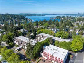 401 100th Avenue NE 214, Bellevue WA 98004