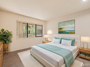 401 100th Avenue NE 214, Bellevue WA 98004
