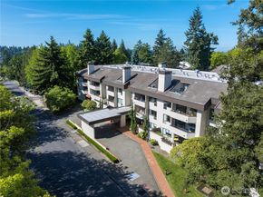 401 100th Avenue NE 214, Bellevue WA 98004