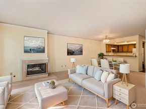 401 100th Avenue NE 214, Bellevue WA 98004