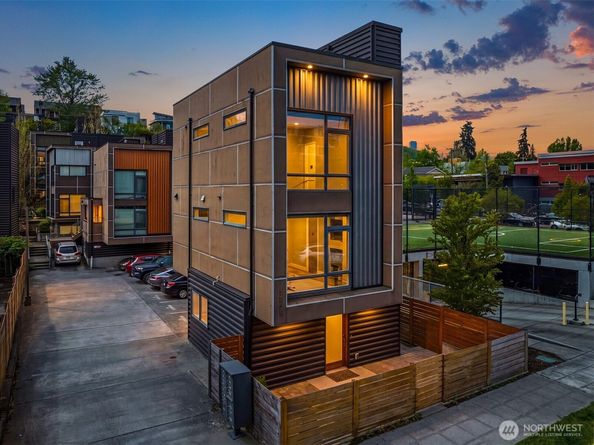 1761 20th Avenue S, Seattle WA 98144