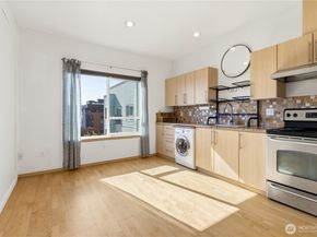 424 N 85th Street 404, Seattle WA 98103