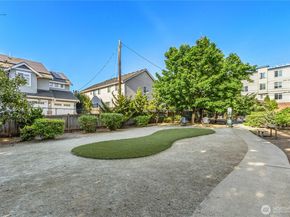 424 N 85th Street 404, Seattle WA 98103