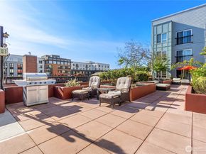 424 N 85th Street 404, Seattle WA 98103