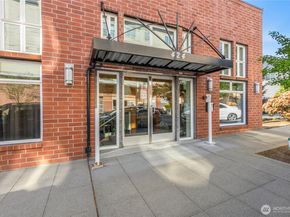 424 N 85th Street 404, Seattle WA 98103