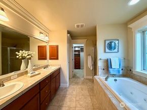23419 NE 10th Place, Sammamish WA 98074