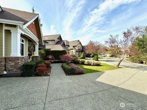 23419 NE 10th Place, Sammamish WA 98074