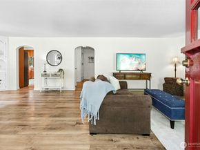 18901 61 Avenue NE, Kenmore WA 98028