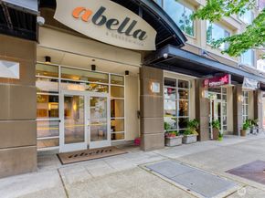 300 110th Avenue NE 515, Bellevue WA 98004