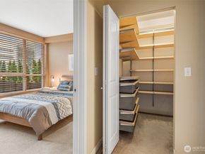 300 110th Avenue NE 515, Bellevue WA 98004