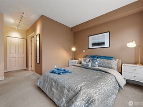300 110th Avenue NE 515, Bellevue WA 98004